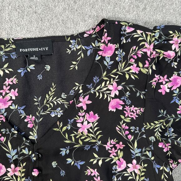 Fortune + Ivy Black Floral V-Neck Blouse Women's Small Short Sleeve Top - Picture 2 of 9